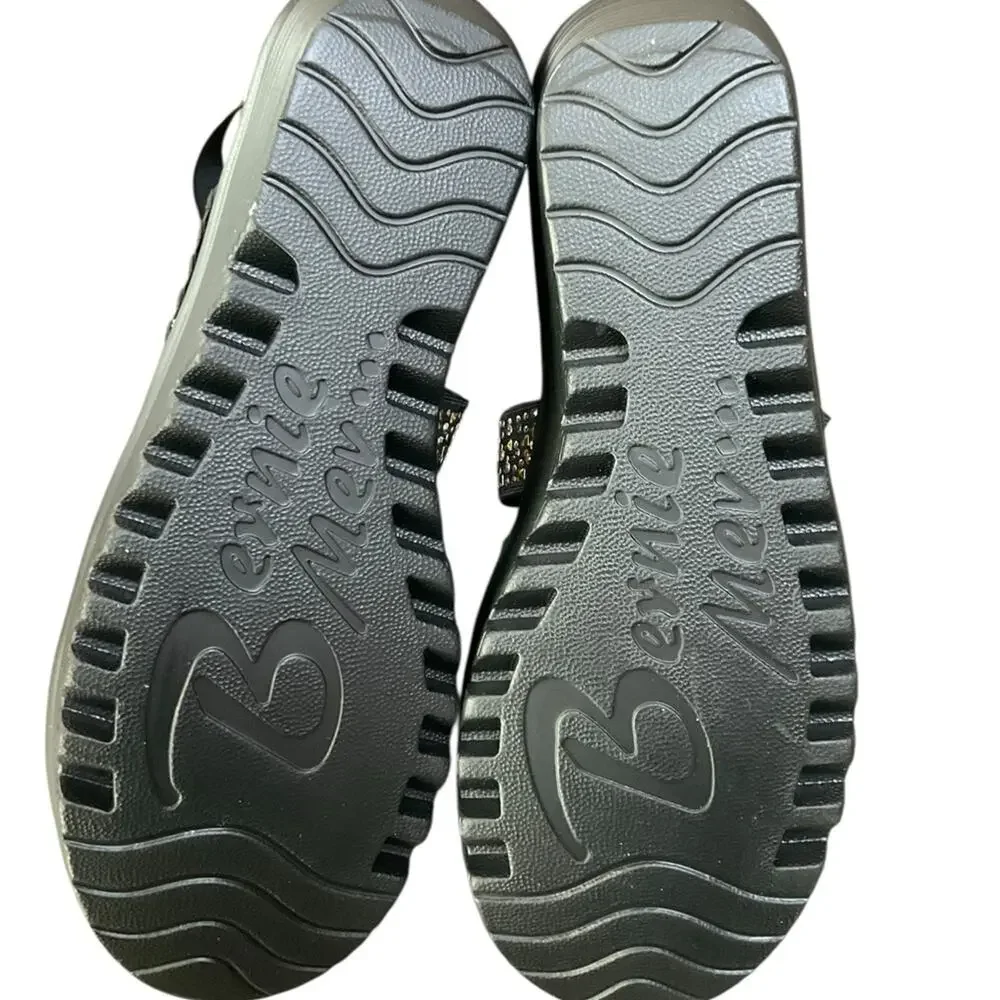 Bernie Mev Women's Lucious Sandals Stud design Size 10 NIB NEW